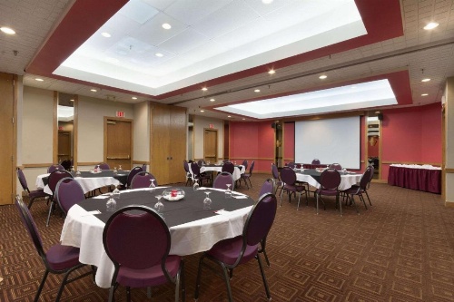 Ramada by Wyndham Raleigh image 31