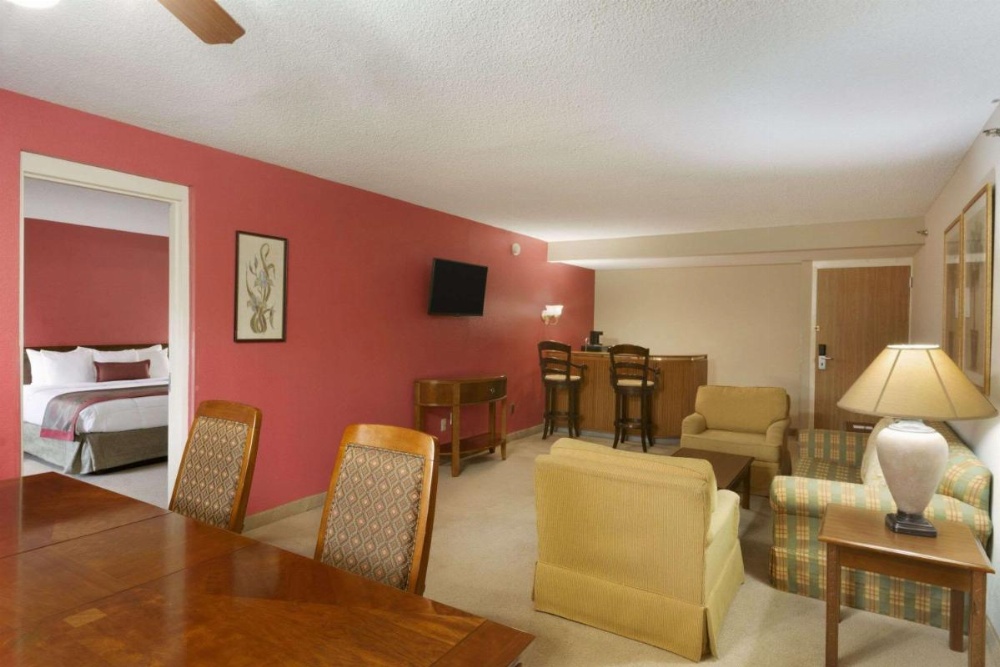 Ramada by Wyndham Raleigh Image 33