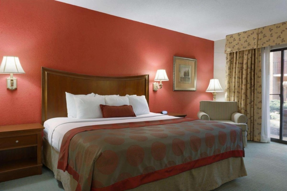 Ramada by Wyndham Raleigh Image 39